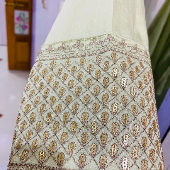 Silk stitched 3 piece suit with lining in pastel green with rose gold embroidery - Picture 7 of 11